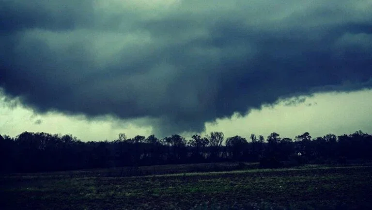 Tornado mata 23 pessoas nos Estados Unidos