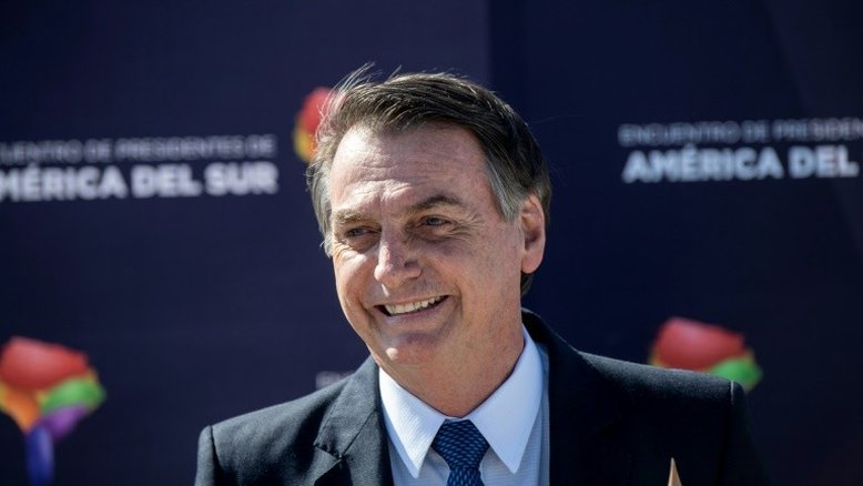 'Não tomo decisões sozinho. Ouço qualquer ministro, até Damares', diz Bolsonaro