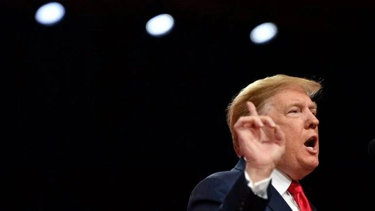 Legisladores democratas exigirão entrega de documentos para investigar Trump