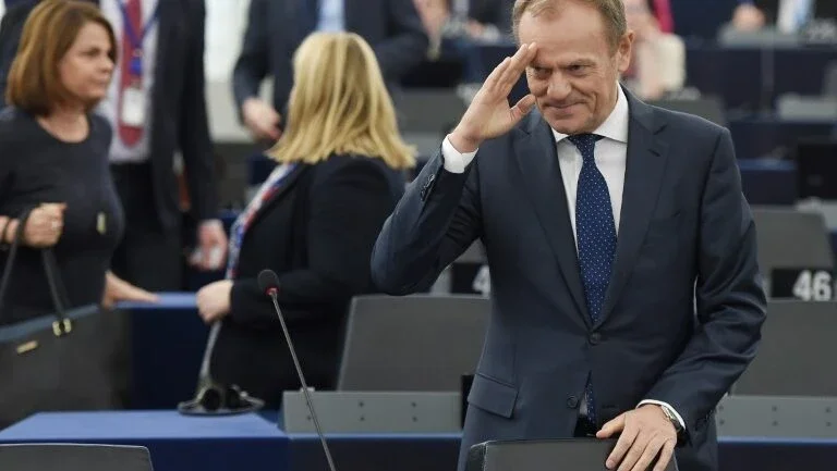 Tusk faz apelo para Eurocâmara não trair os britânicos pró-UEs