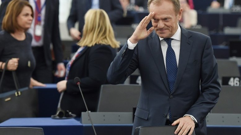 Tusk faz apelo para Eurocâmara não trair os britânicos pró-UEs