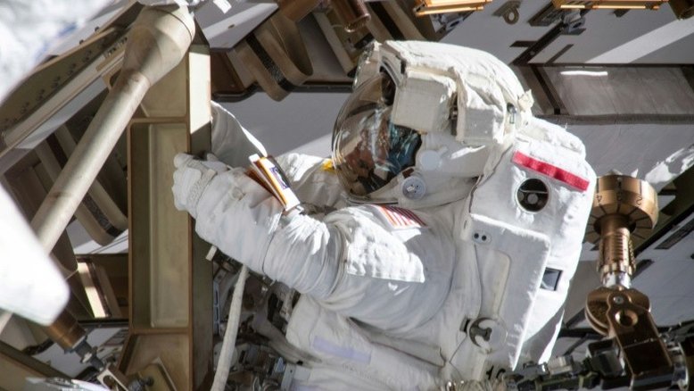 Nasa cancela caminhada espacial 100% feminina por falta de trajes adequados