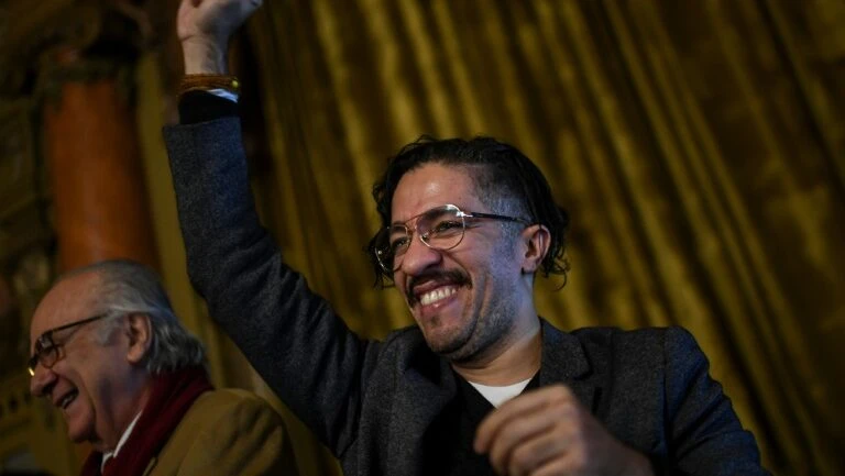 Morando em Barcelona, Jean Wyllys comenta ataques em redes sociais: "Glamourização do ódio"