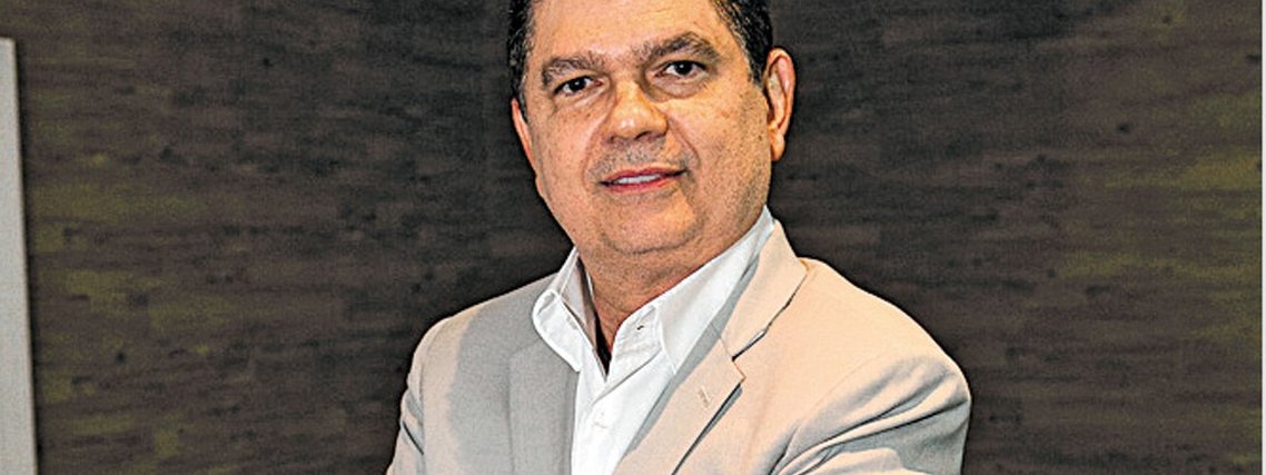 Deputado Mauro Benevides Filho sofre AVC e é internado