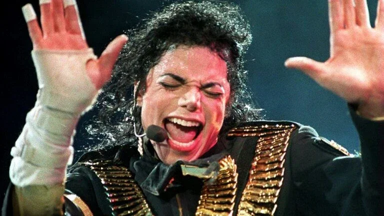 Rádios de Austrália, Canadá e Nova Zelândia se negam a tocar Michael Jackson
