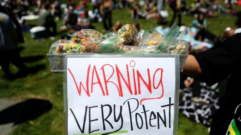 Ingerir maconha em alimentos leva mais pessoas às emergências no Colorado