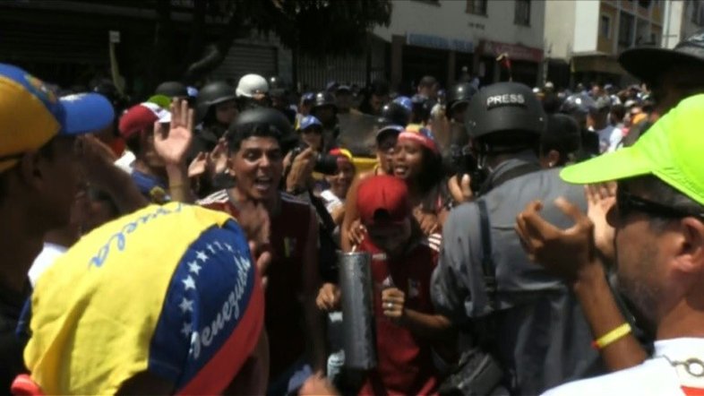 Pelo menos 15 pessoas morreram devido ao apagão na Venezuela, diz ONG