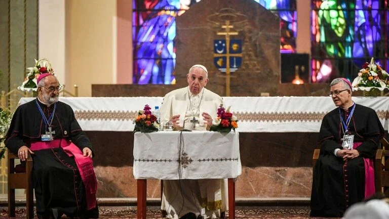 Papa faz alerta contra proselitismo e encerra visita ao Marrocos com missa
