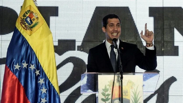 Opositor Juan Guaidó inabilitado para exercer cargos públicos na Venezuela