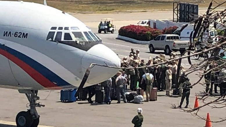 Aviões da Força Aérea russa aterrissam com tropas na Venezuela