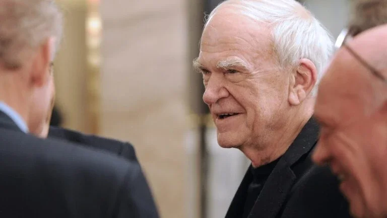Milan Kundera, autor de "A Insustentável Leveza do Ser", faz 90 anos