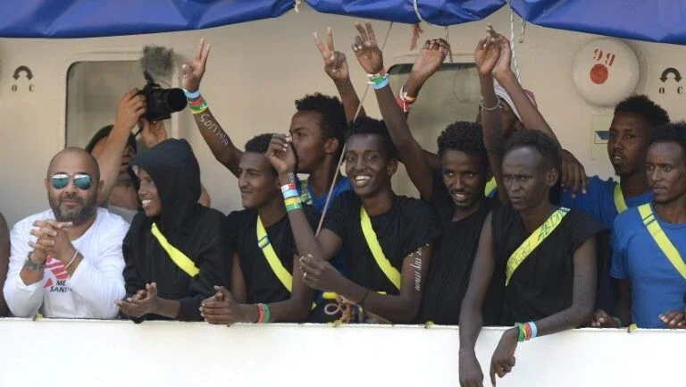 Operação contra traficantes de migrantes continua, mas sem barcos