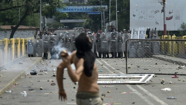 EUA e Rússia se enfrentam por crise na Venezuela