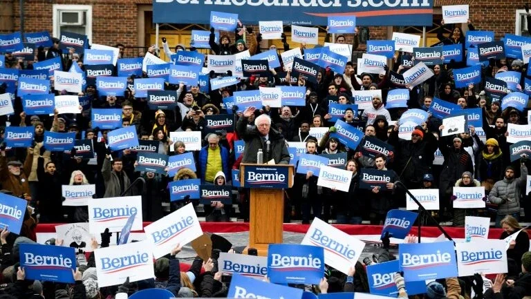 Bernie Sanders convoca milhares de pessoas em seu primeiro comício