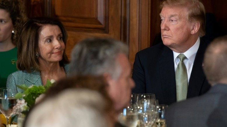 Senado dos EUA derruba manobra de Trump para erguer muro na fronteira sul