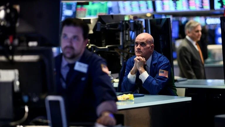 Wall Street abre a semana em baixa
