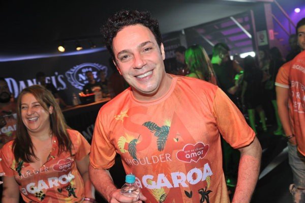 Camarote reúne famosos no 1º dia de desfiles do carnaval em SP 14 Camarote reúne famosos no 1º dia de desfiles do carnaval em SP