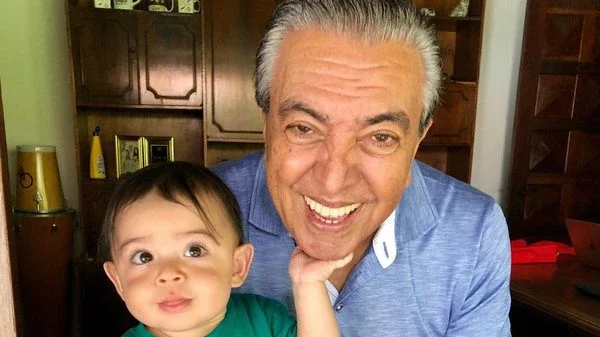 Mãe leva "bebê Cebolinha" para conhecer Maurício de Sousa