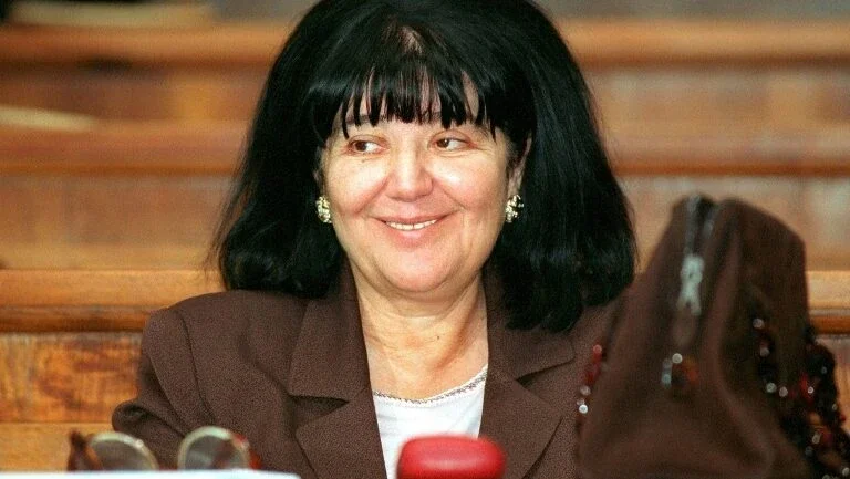 Viúva do ex-líder sérvio Slodoban Milosevic morre aos 76 anos