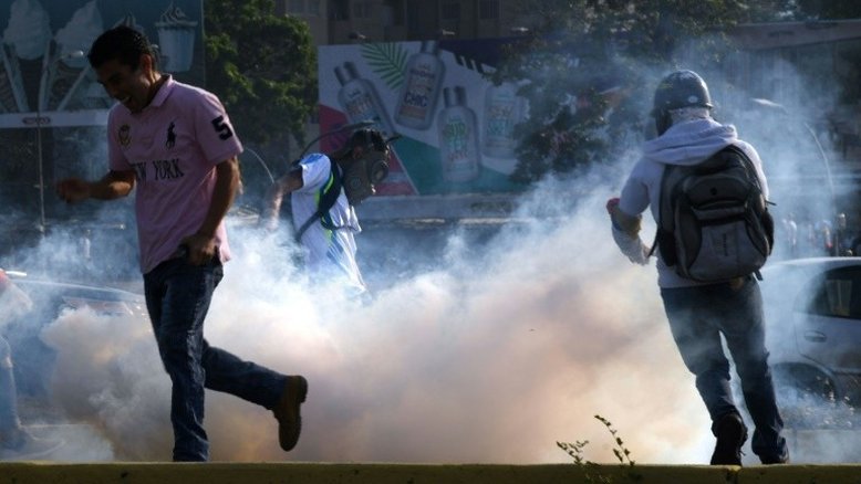 25 militares venezuelanos pedem asilo ao Brasil; ato contra Maduro tem ao menos 11 presos