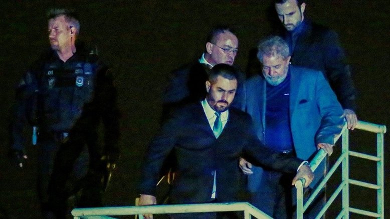Lula, um ano preso e um horizonte complexo