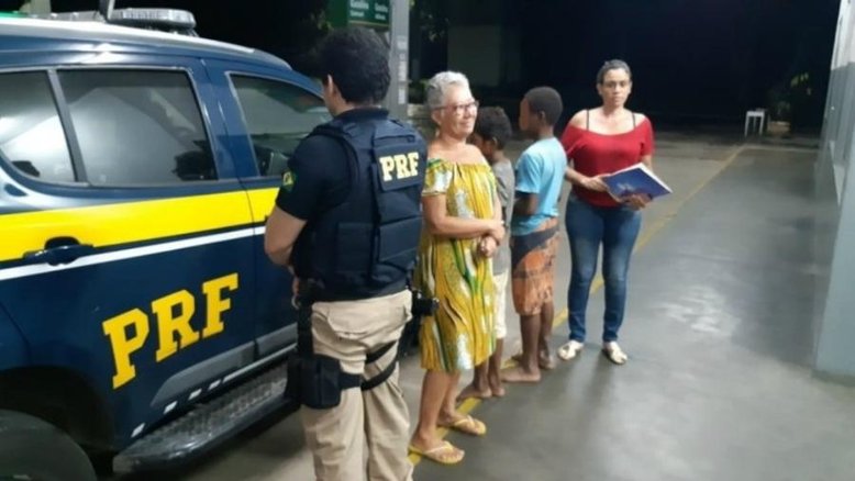 Crianças sobem em caminhão para brincar, dormem e viajam 160km pela Bahia