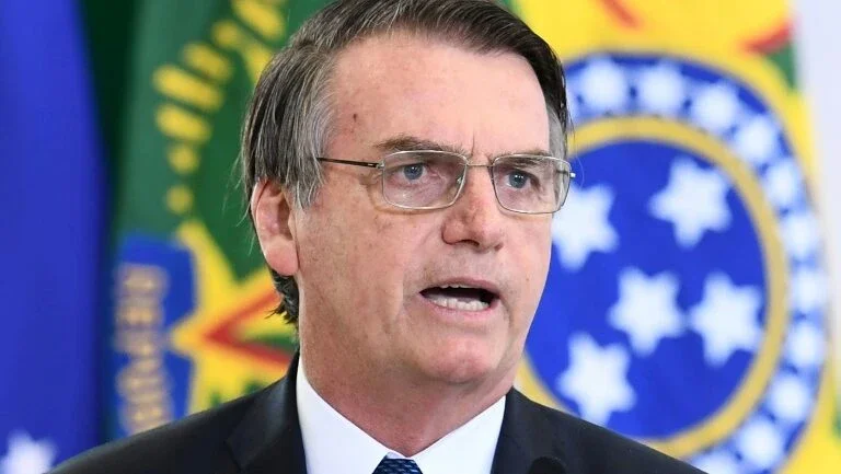 Bolsonaro sanciona lei que muda relação entre BC e Tesouro