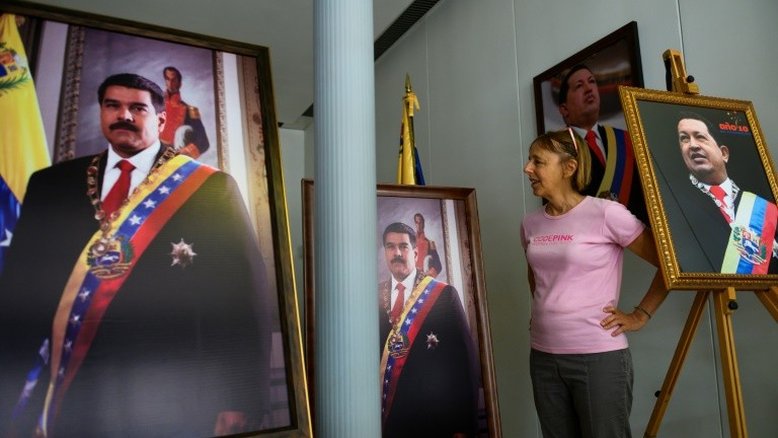 Ativistas dormem na embaixada da Venezuela nos EUA para evitar chegada de delegação de Guaidó