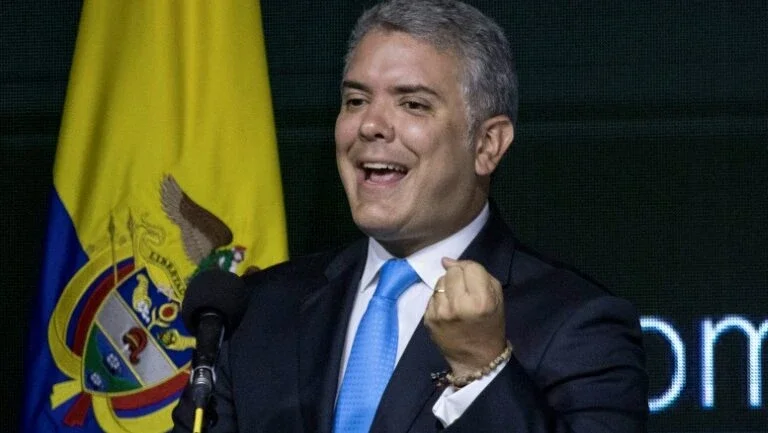 Congresso da Colômbia entrega à Justiça plano de Duque sobre paz
