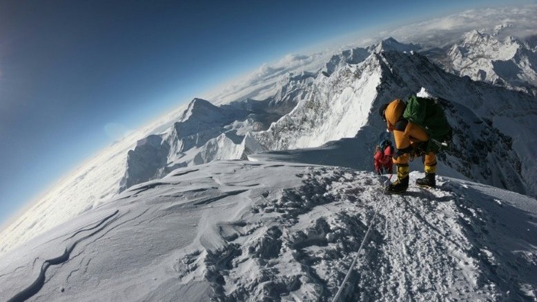 Termina temporada de engarrafamentos e mortes no Everest