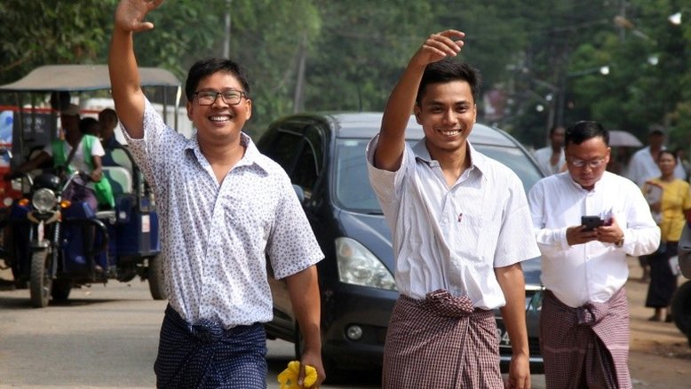 Myanmar anistia e liberta jornalistas da Reuters
