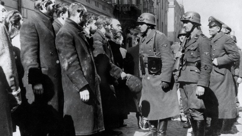 Filme inédito do gueto de Varsóvia é exibido na Polônia