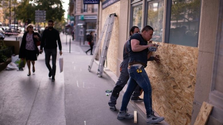 Milhares de manifestantes e incidentes em Paris durante manifestação de 1º de maio