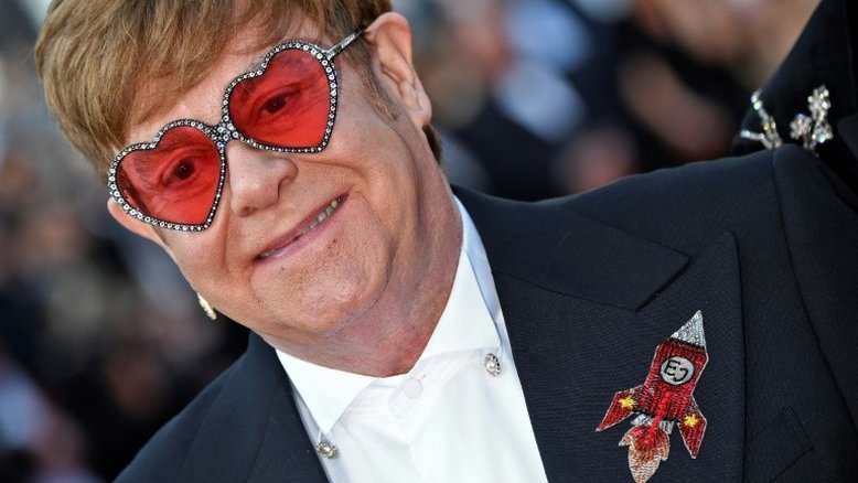 Rússia censura cenas de sexo gay em filme sobre Elton John