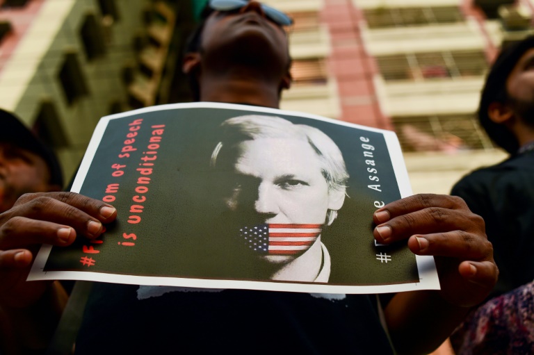 Relator da ONU afirma que Assange apresenta sintomas de tortura psicológica