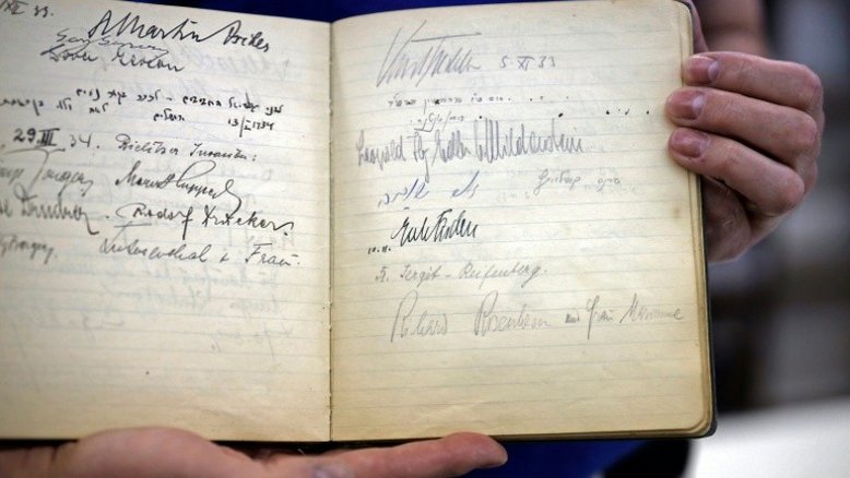 Assinatura em livro de visitas esclarece ida de chefe nazista a Jerusalém