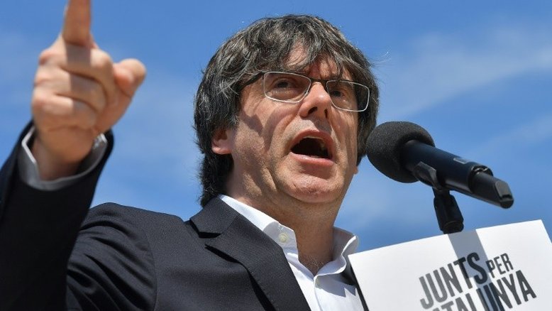 Credenciais de espanhóis são suspensas na Eurocâmara por conflito com Puigdemont
