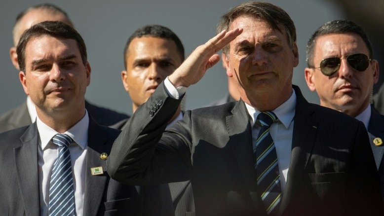 Estudantes protestam contra cortes de Bolsonaro na educação