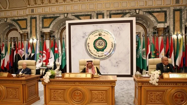 Arábia Saudita recebe apoio árabe; Irã acusa Riad de semear discórdia