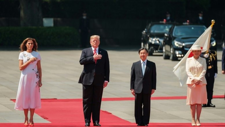 Trump nega buscar mudança de regime no Irã