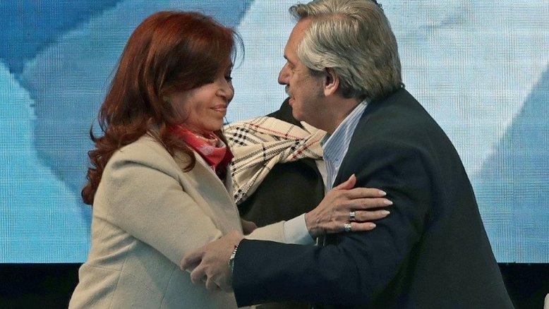 Kirchner e Fernández prometem melhora econômica em campanha presidencial argentina