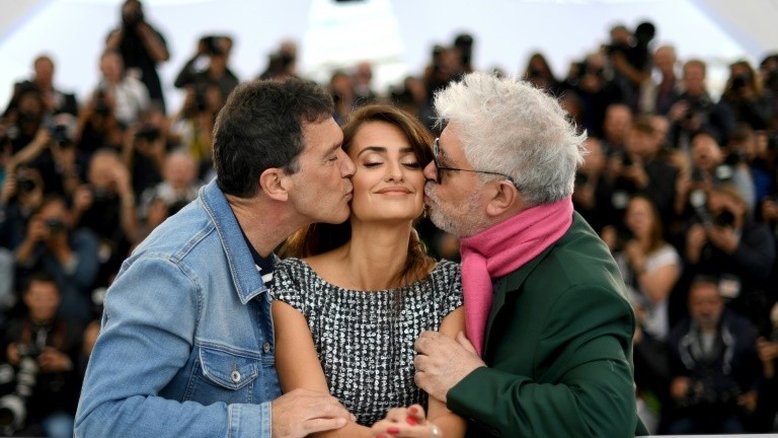 Produção de filme com Penélope Cruz e Banderas é suspensa por coronavírus