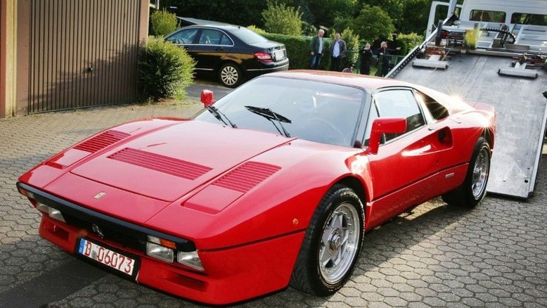 Homem rouba Ferrari após 'test drive' na Alemanha