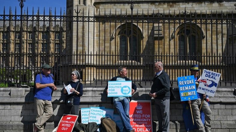 May apresentará projeto de lei para sair da UE no começo de junho