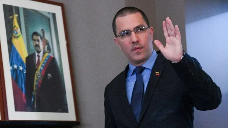 Venezuela está "pronta" em caso de ataque militar dos Estados Unidos, diz chanceler