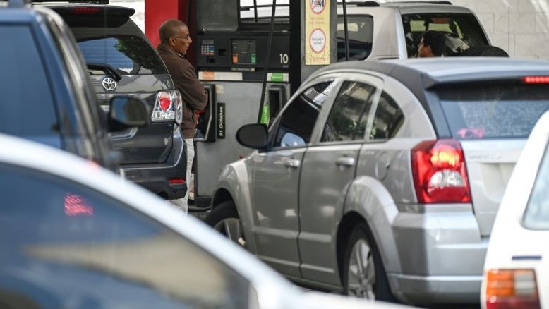 Um ovo e 93,3 milhões de litros de gasolina custam o mesmo na Venezuela