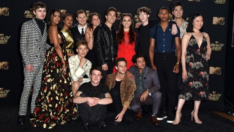 Estudo vincula série '13 Reasons Why' com aumento de suicídios de adolescentes nos EUA