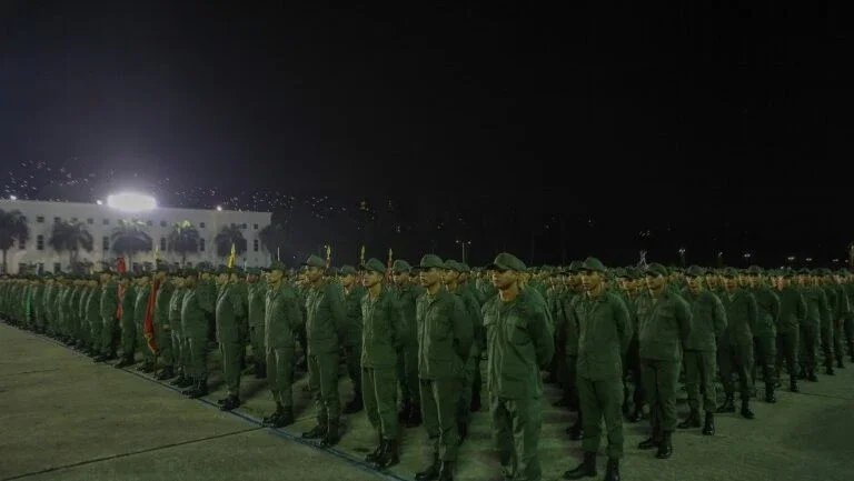 Guaidó convoca mobilização para exigir fim do apoio militar a Maduro