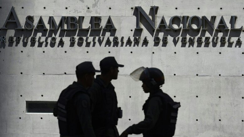 Guaidó: Maduro deve decidir se sai por bem, ou por mal