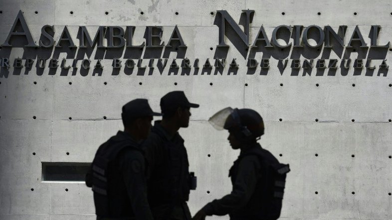 Guaidó: Maduro deve decidir se sai por bem, ou por mal